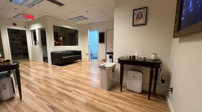 http://centris.webenaction.com/centris-api/photos/432083146-MT27398761-6.jpg